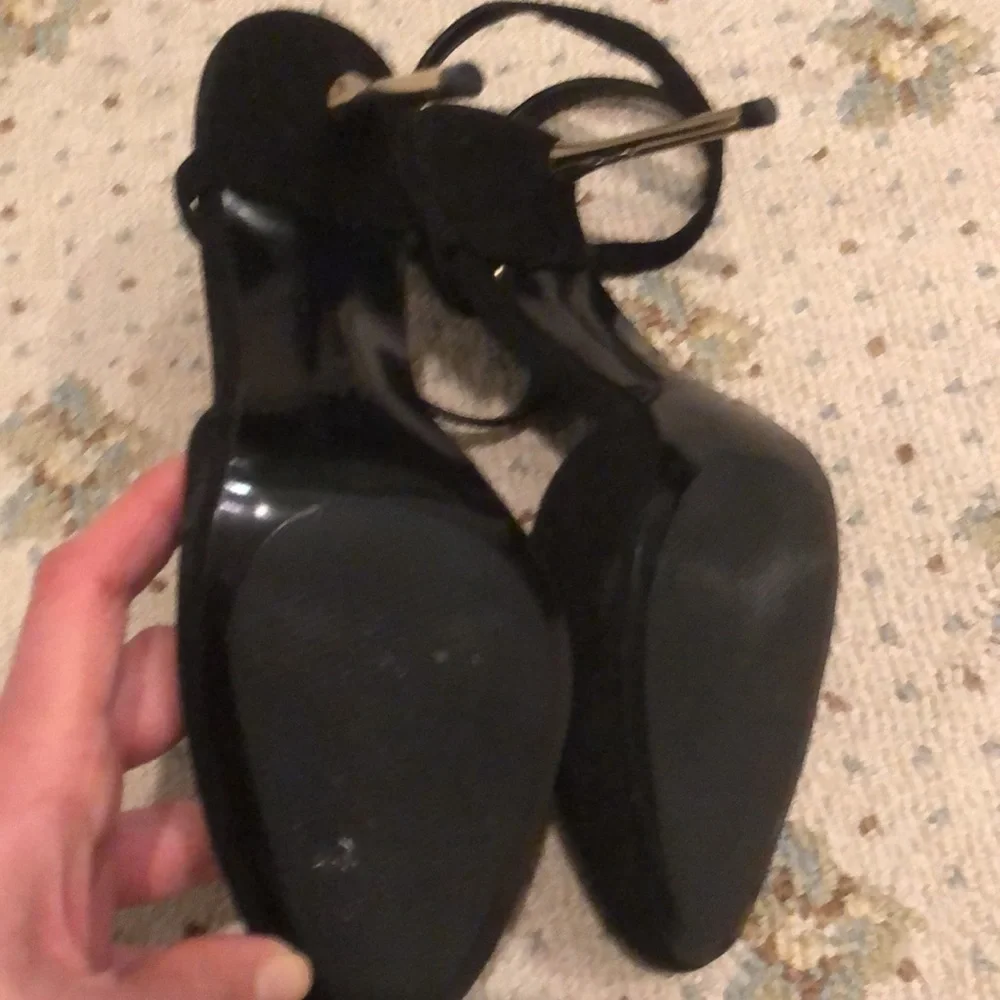 Heels - Picture 3 of 4